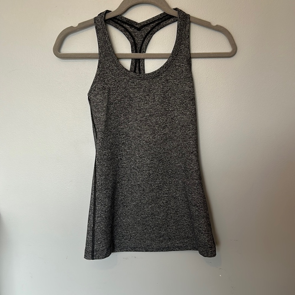 Lululemon Cool Racerback Tank Top. Size 4. Gray/Black.